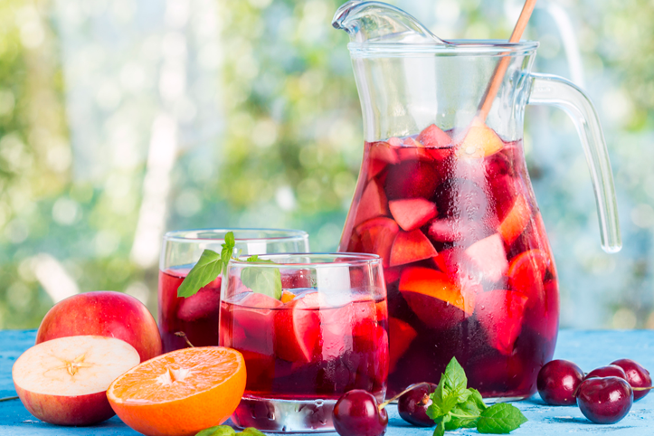 Celebre a primavera com bebidas refrescantes