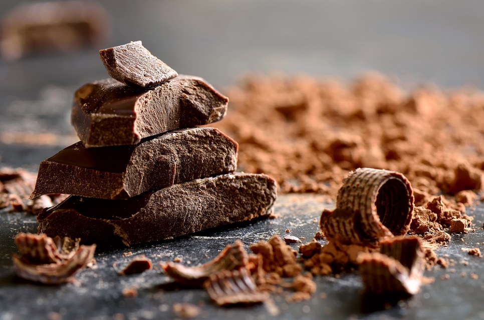 Conheça os benefícios do chocolate e aproveite a Páscoa sem culpa